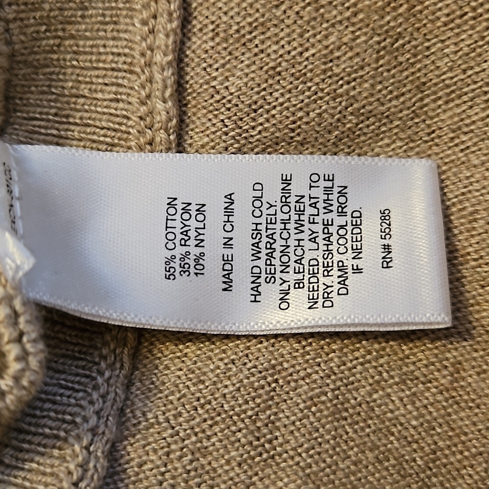 Express Rlaxed Fit V-Neck Longsleeve Sweater, Beige, Size M - Picture 4 of 6